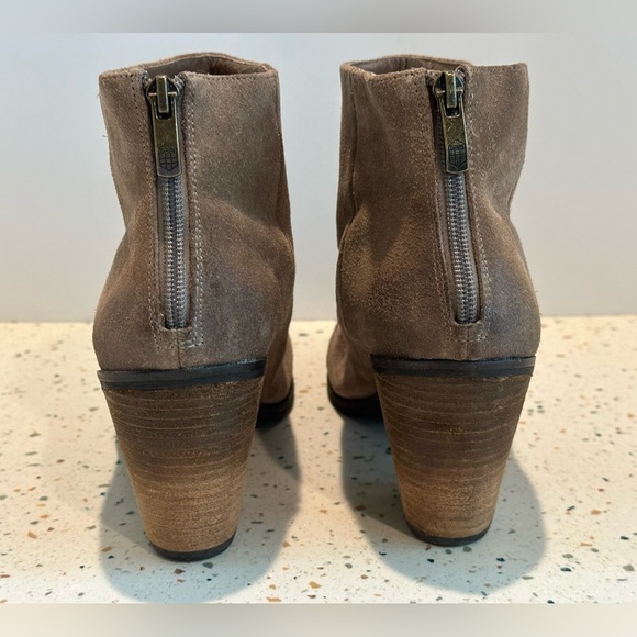 Vince Camuto Grayson‎ Suede Leather Boots Ankle Boots with Stacked Chunky Heel - Picture 6 of 12